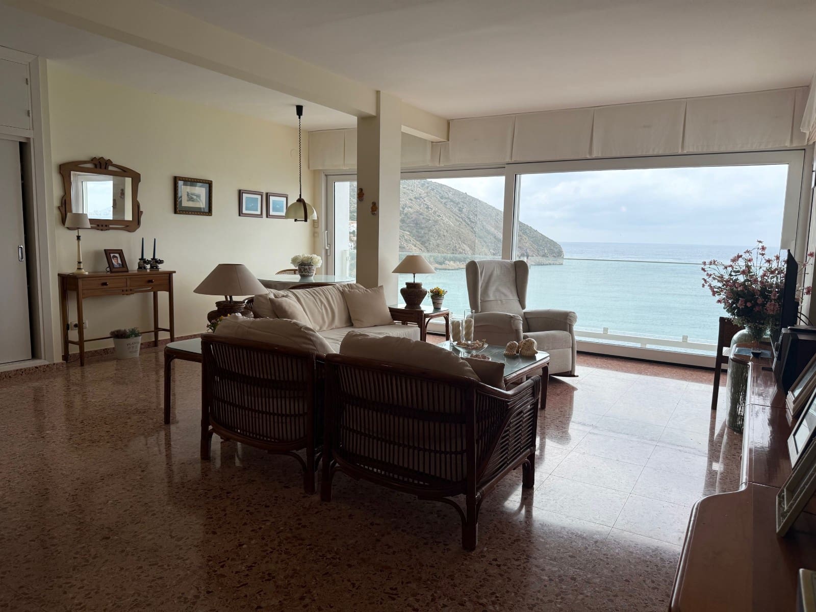 2 bedroom Flat for sale in Moraira - € 900,000 (Ref: 9832796)