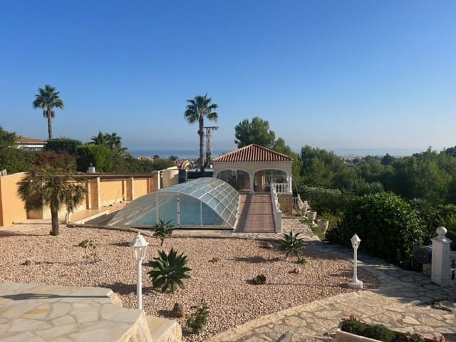 3 sovrum Villa till salu i Denia med pool garage - 860 000 € (Ref: 9832802)