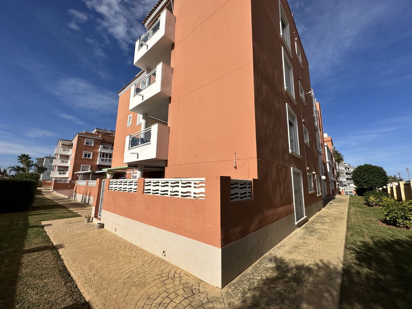 Apartamento de 2 habitaciones en Dénia en venta con piscina garaje - 280.000 € (Ref: 9832804)