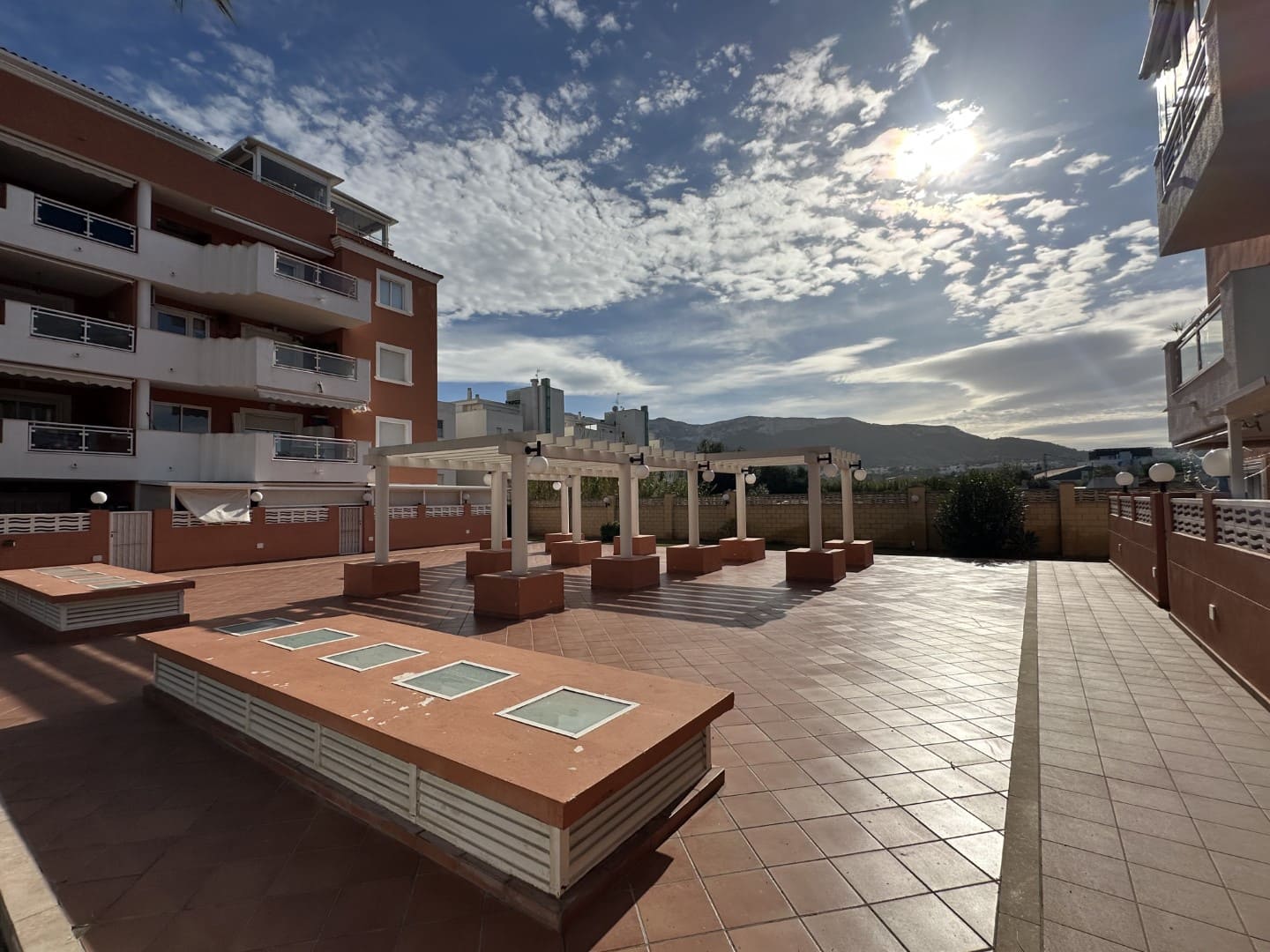 Apartamento de 2 habitaciones en Dénia en venta con piscina garaje - 280.000 € (Ref: 9832804)