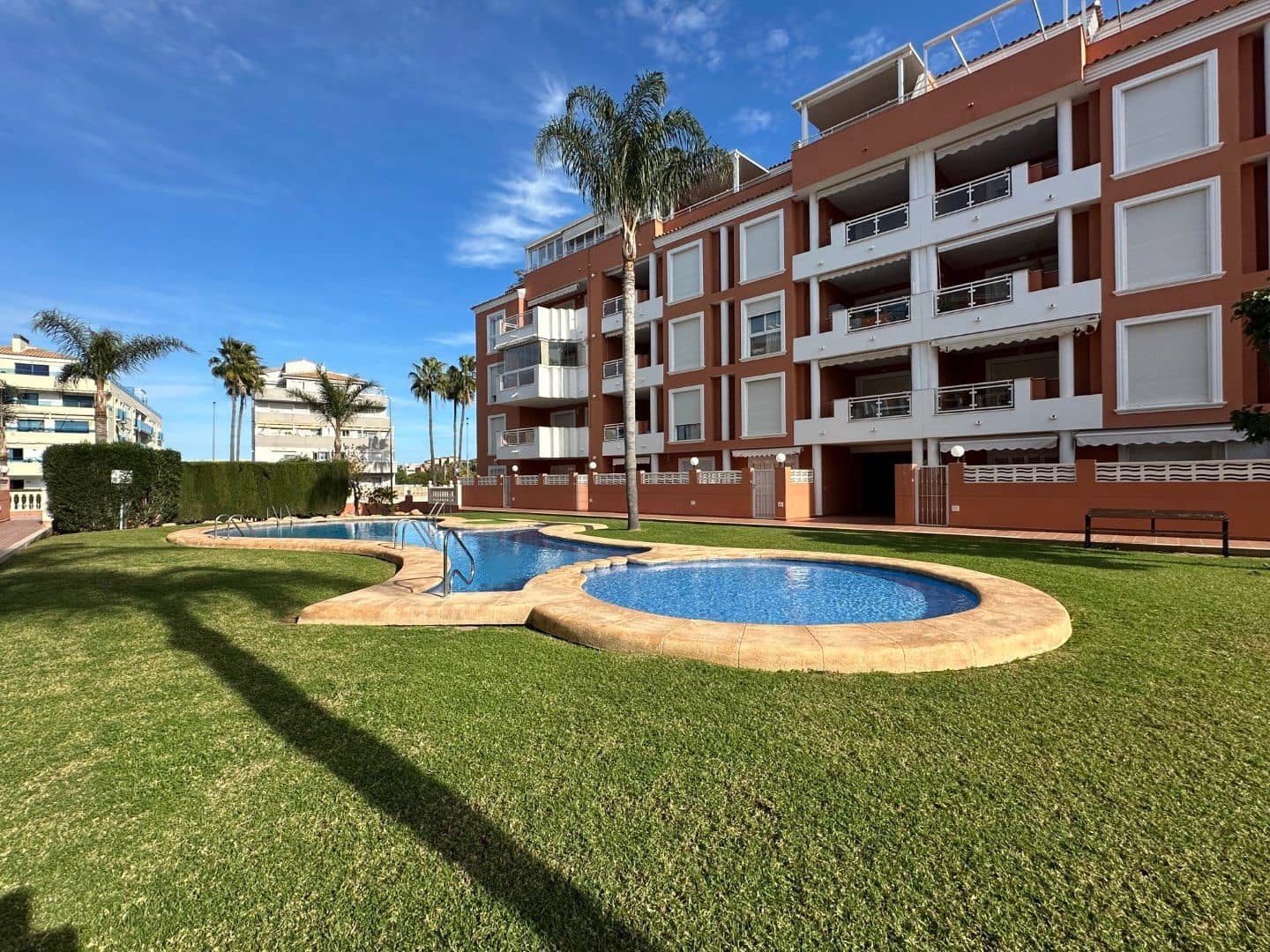 Apartamento de 2 habitaciones en Dénia en venta con piscina garaje - 280.000 € (Ref: 9832804)