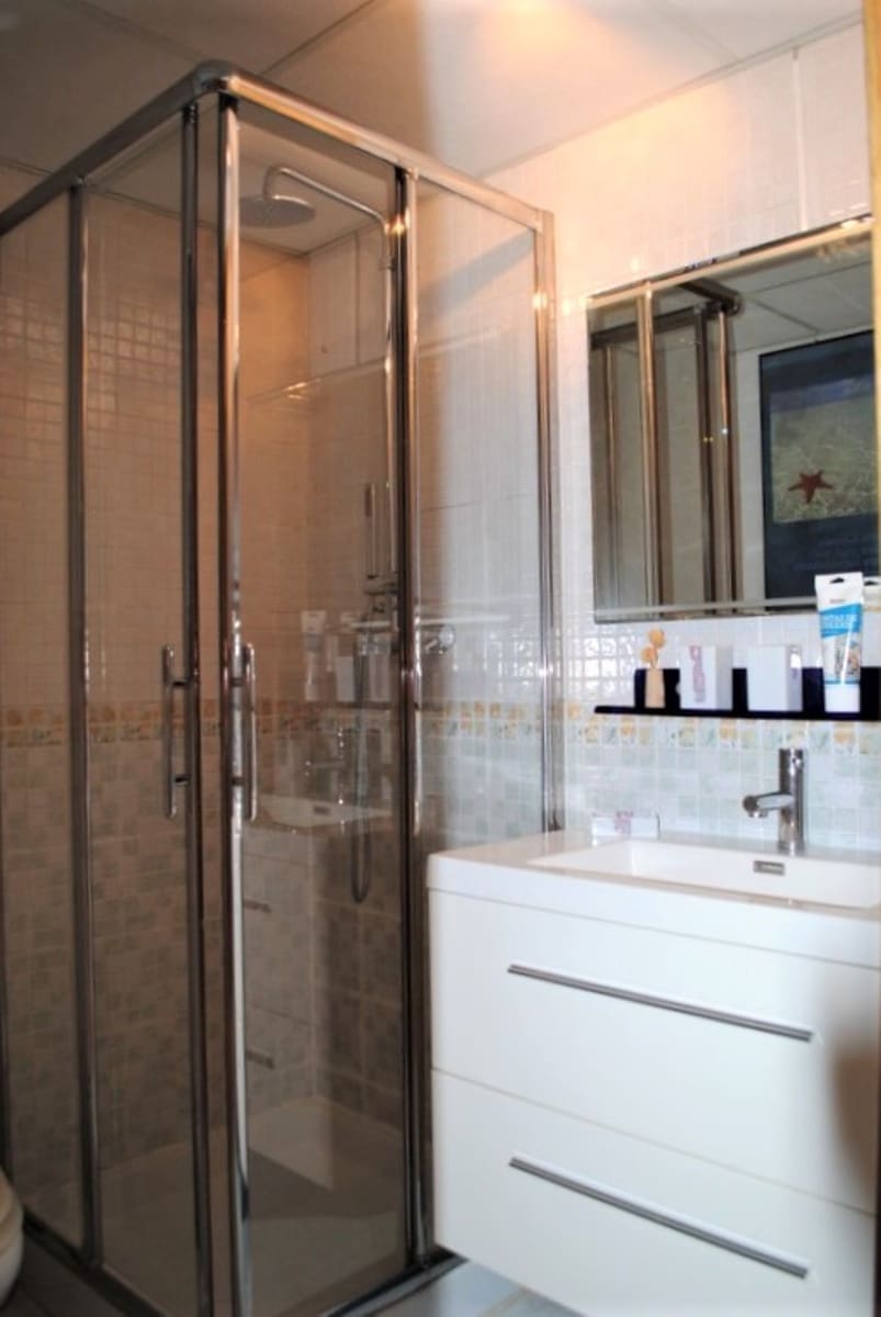 Apartamento de 2 habitaciones en Dénia en venta con piscina garaje - 280.000 € (Ref: 9832804)