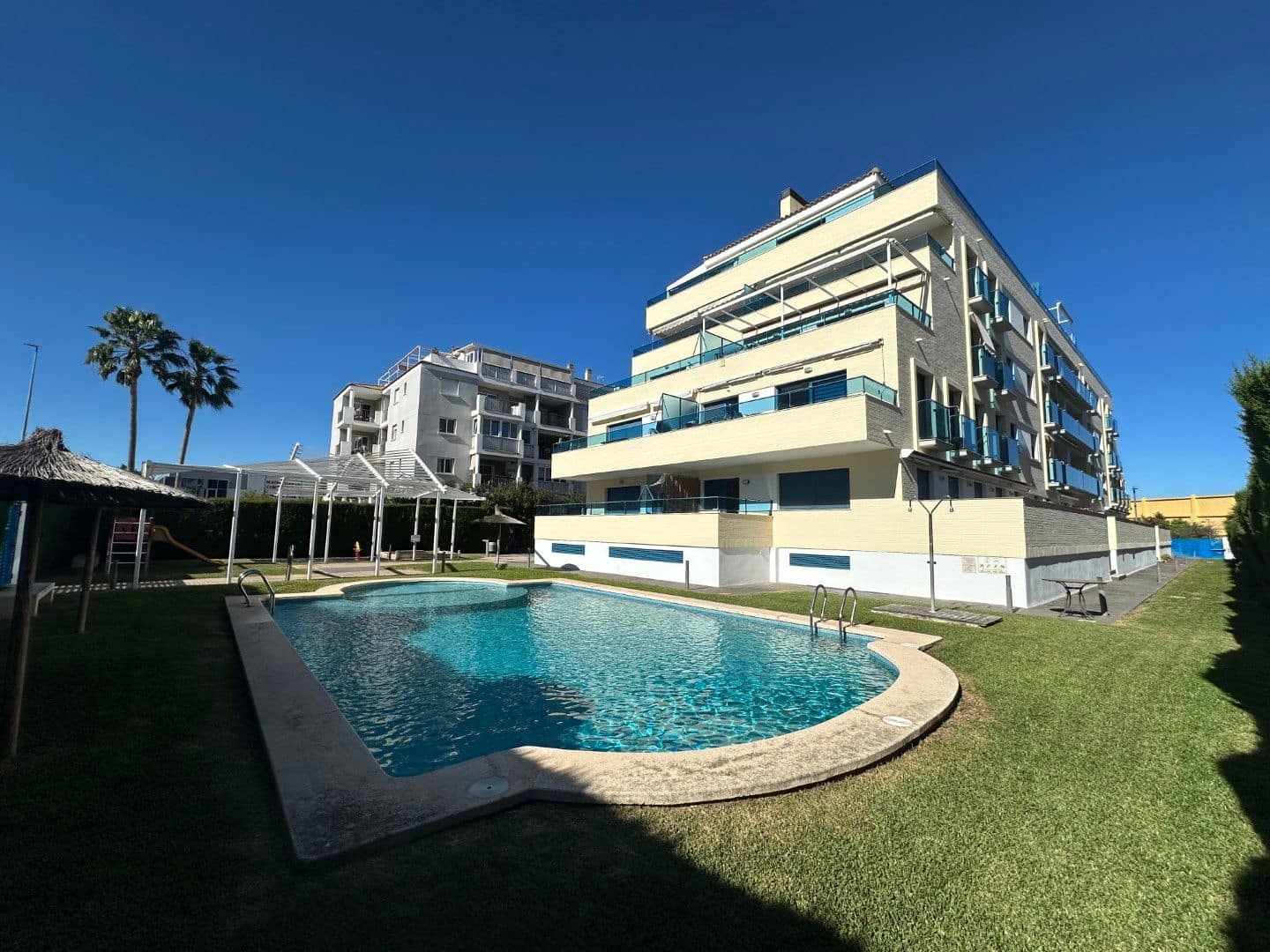 3 sovrum Lägenhet till salu i Denia med pool garage - 319 000 € (Ref: 9832805)