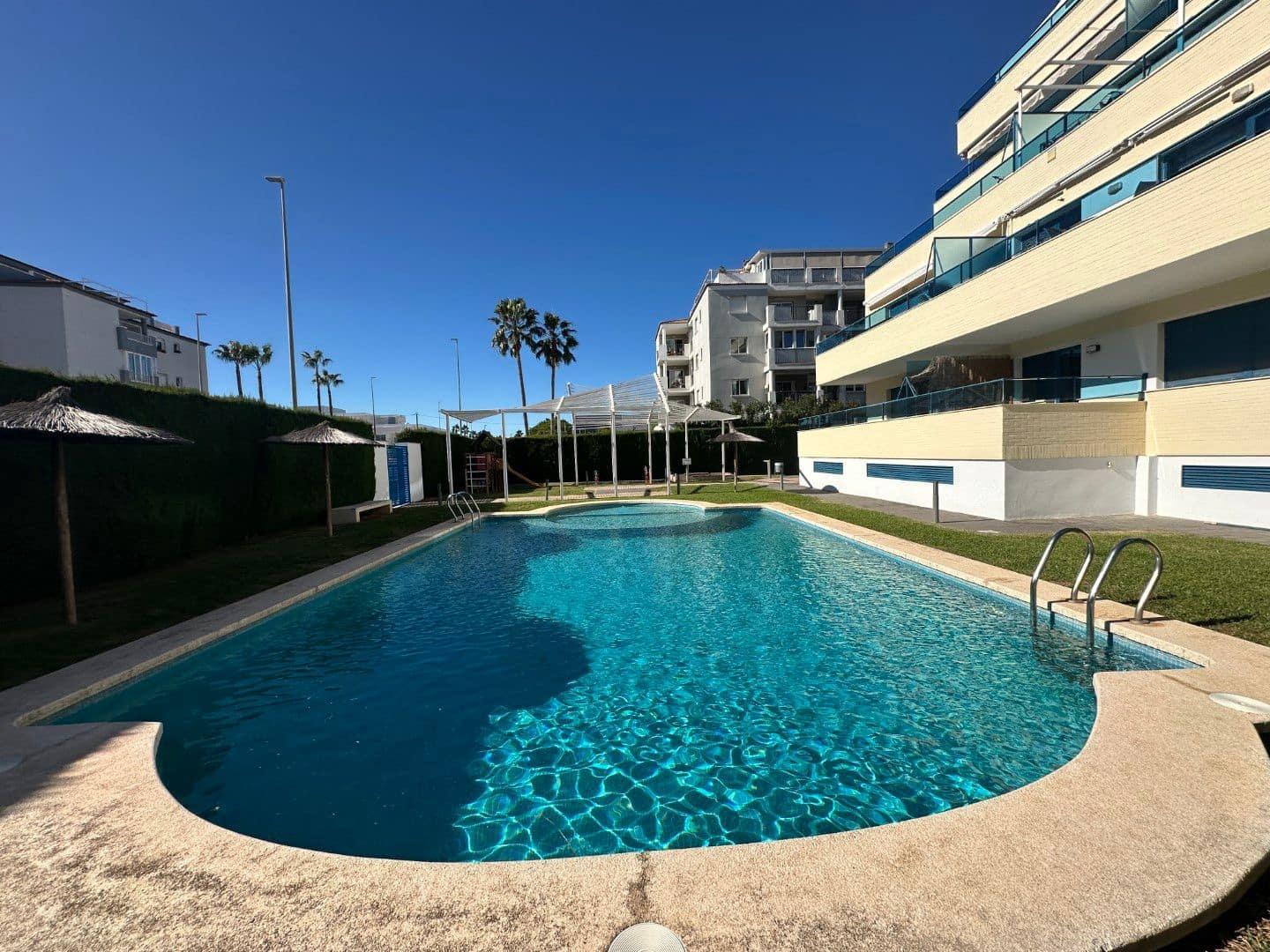 3 sovrum Lägenhet till salu i Denia med pool garage - 319 000 € (Ref: 9832805)