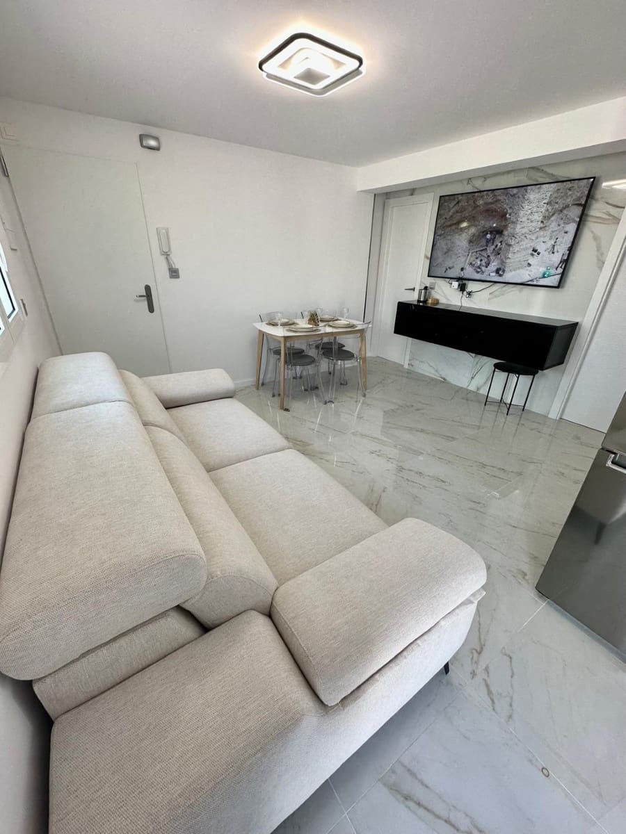 2 bedroom Flat for sale in Denia - € 187,000 (Ref: 9832806)