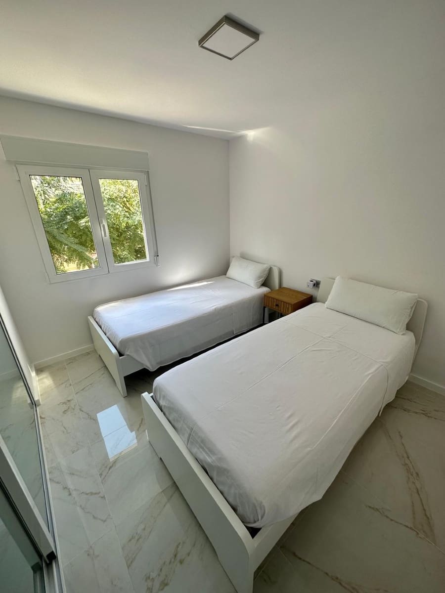 2 bedroom Flat for sale in Denia - € 187,000 (Ref: 9832806)