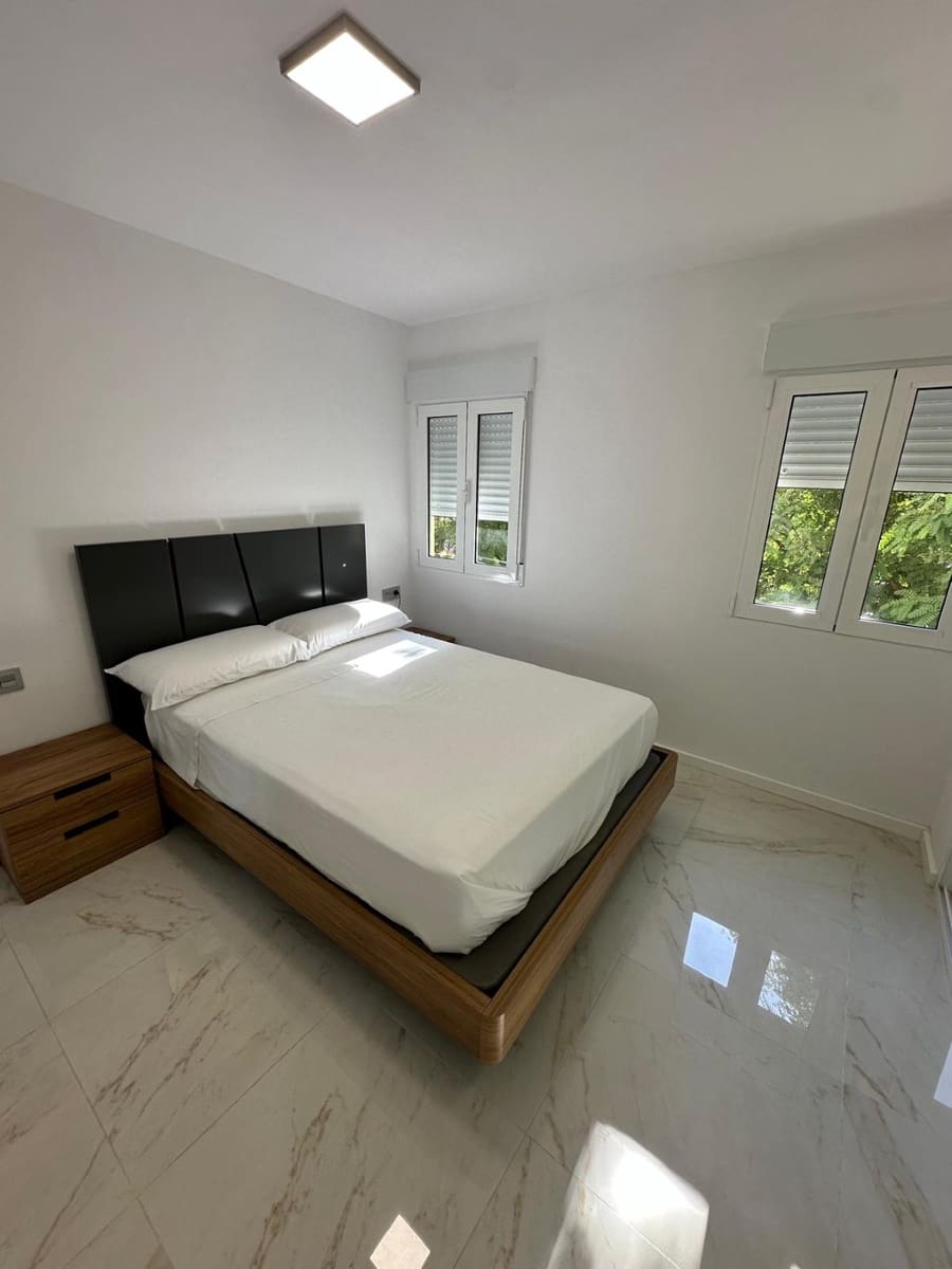 2 bedroom Flat for sale in Denia - € 187,000 (Ref: 9832806)