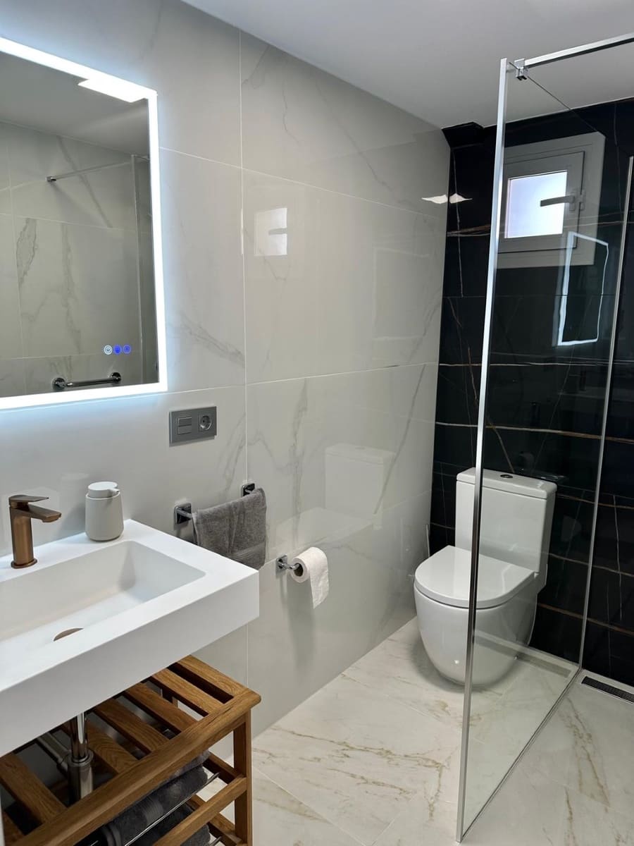 2 bedroom Flat for sale in Denia - € 187,000 (Ref: 9832806)