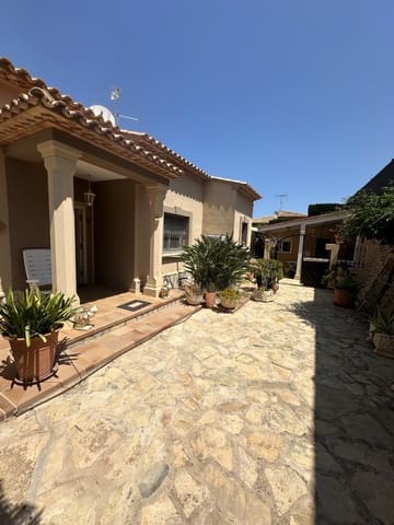 6 soveværelse Villa til salg i El Montgó, Dénia med swimmingpool garage - € 880.000 (Ref: 9832814)