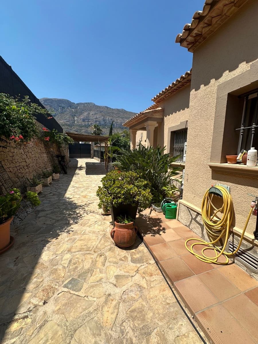 6 soveværelse Villa til salg i Denia med swimmingpool garage - € 880.000 (Ref: 9832814)