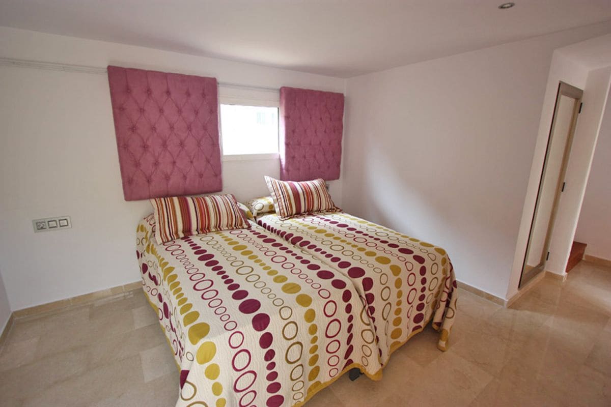 8 bedroom Villa for sale in Javea / Xabia with pool garage - € 2,100,000 (Ref: 9832816)
