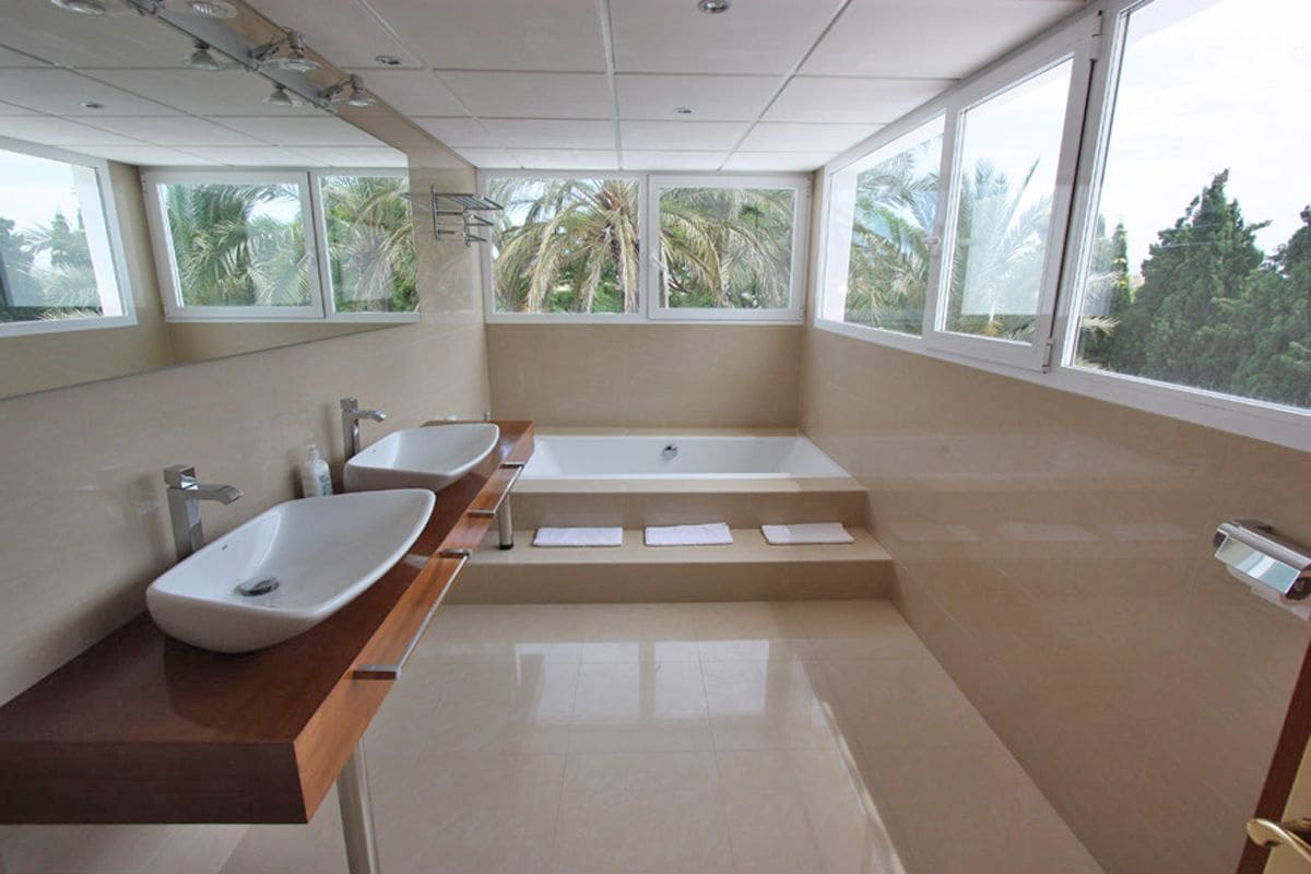 8 bedroom Villa for sale in Javea / Xabia with pool garage - € 2,100,000 (Ref: 9832816)