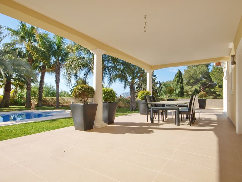 4 bedroom Villa for sale in Benissa with pool - € 1,350,000 (Ref: 9832821)