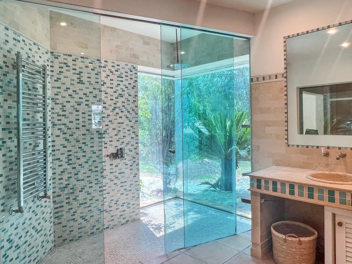 4 bedroom Villa for sale in Benissa - € 1,295,000 (Ref: 9832822)