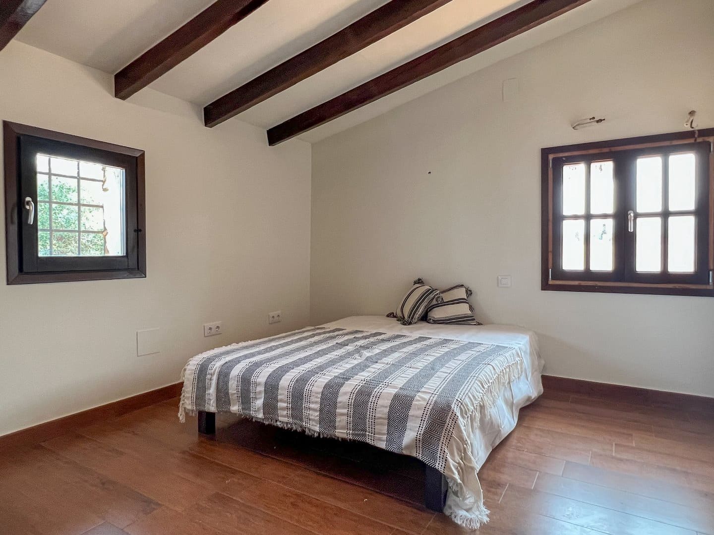 4 bedroom Villa for sale in Benissa - € 1,295,000 (Ref: 9832822)