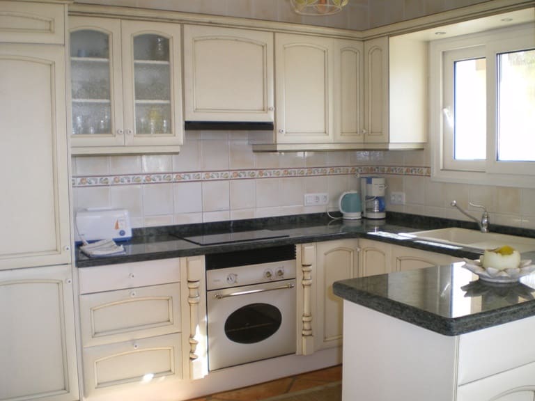 4 bedroom Villa for sale in Moraira - € 965,000 (Ref: 9832823)