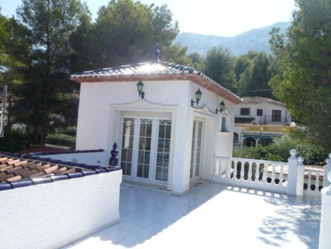 6 soveværelse Villa til salg i Denia med swimmingpool garage - € 790.000 (Ref: 9832824)