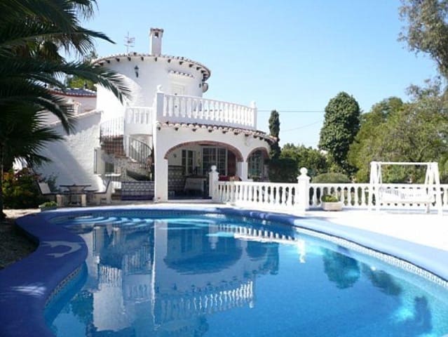 6 soveværelse Villa til salg i El Montgó, Dénia med swimmingpool garage - € 790.000 (Ref: 9832824)