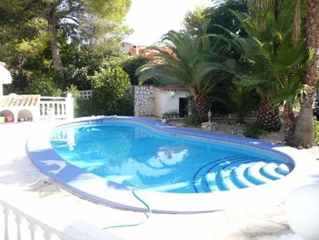 6 soveværelse Villa til salg i El Montgó, Dénia med swimmingpool garage - € 790.000 (Ref: 9832824)