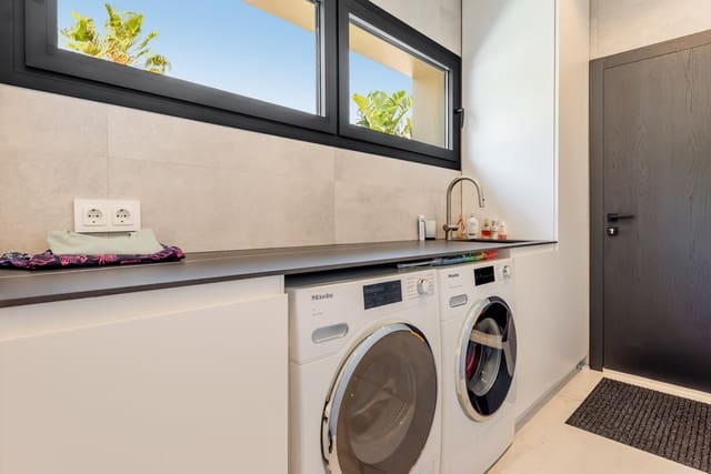 4 sypialnia Willa na sprzedaż w Javea / Xàbia z basenem - 3 200 000 € (Ref: 9873907)