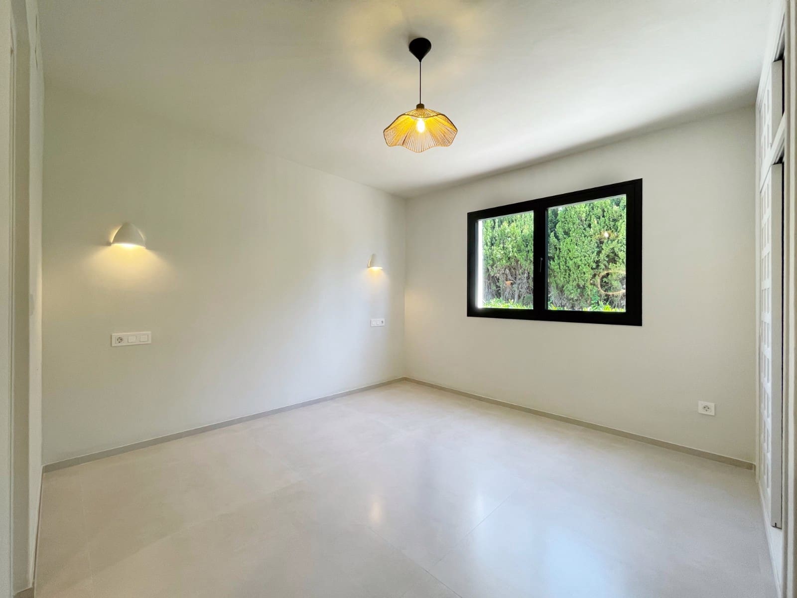 3 bedroom Villa for sale in Moraira - € 1,250,000 (Ref: 9873909)