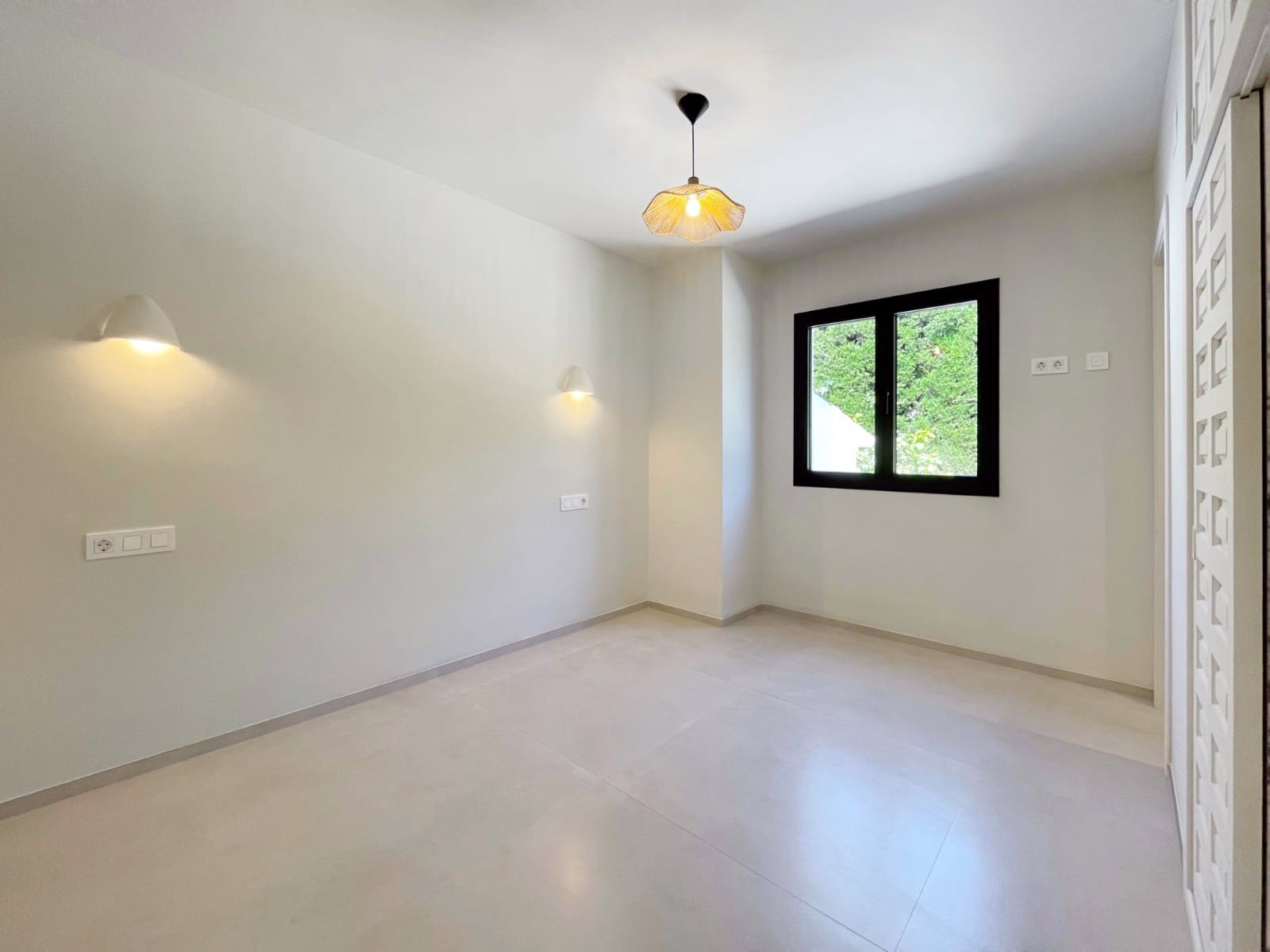 3 bedroom Villa for sale in Moraira - € 1,250,000 (Ref: 9873909)