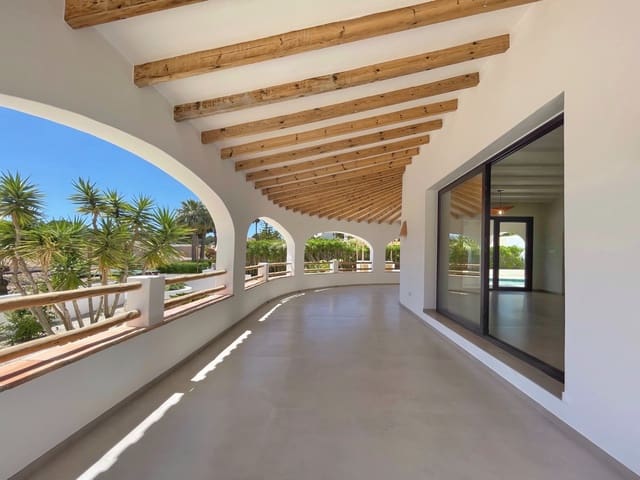 3 bedroom Villa for sale in Moraira, Teulada-Moraira - € 1,250,000 (Ref: 9873909)