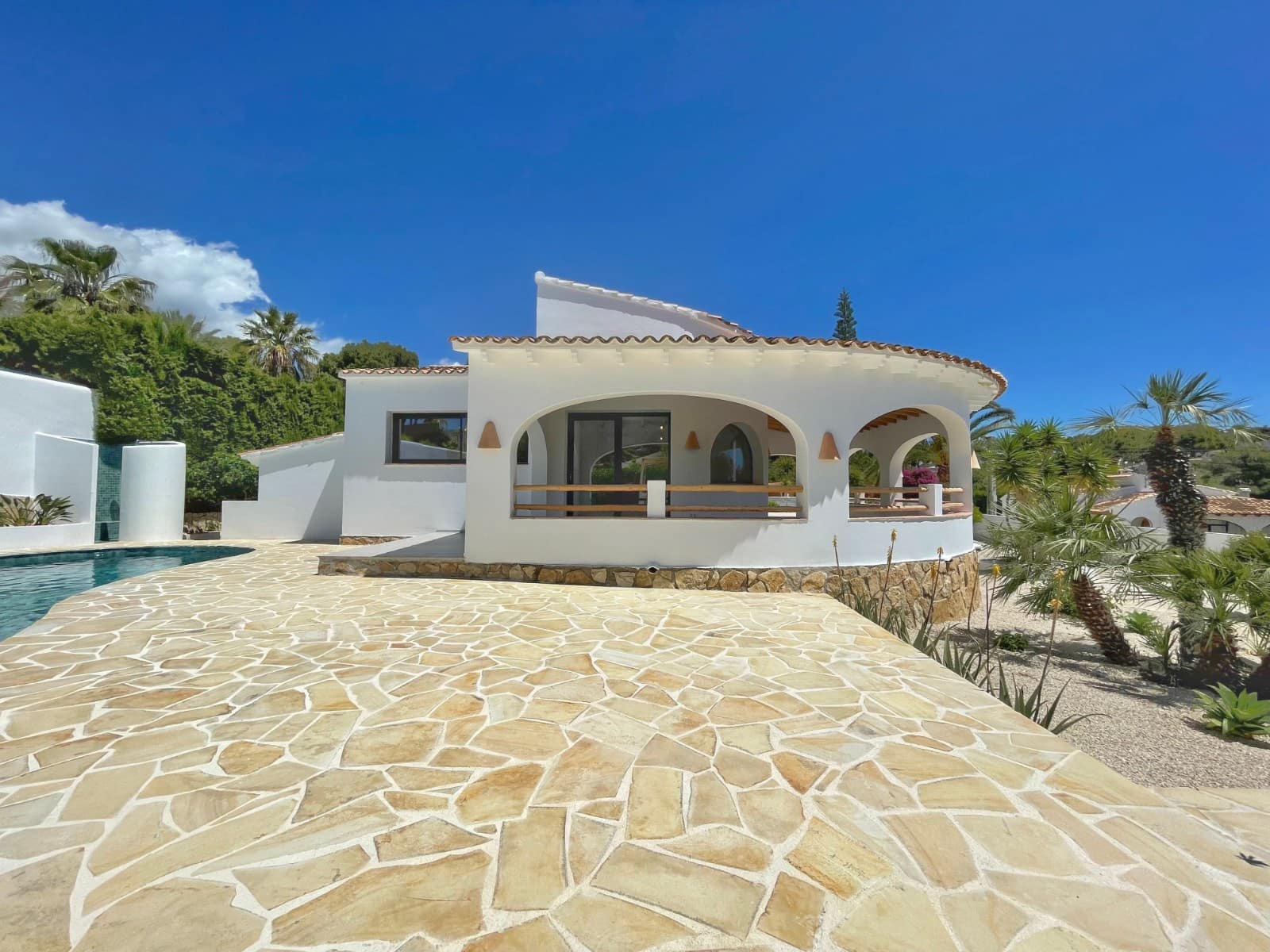 3 bedroom Villa for sale in Moraira - € 1,250,000 (Ref: 9873909)