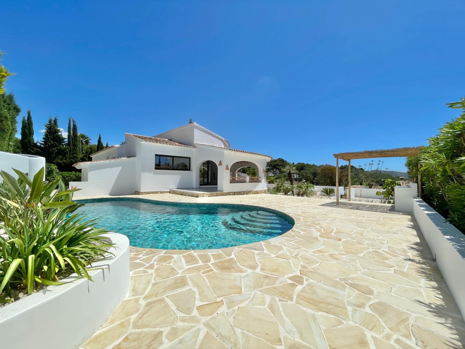 3 bedroom Villa for sale in Moraira - € 1,250,000 (Ref: 9873909)