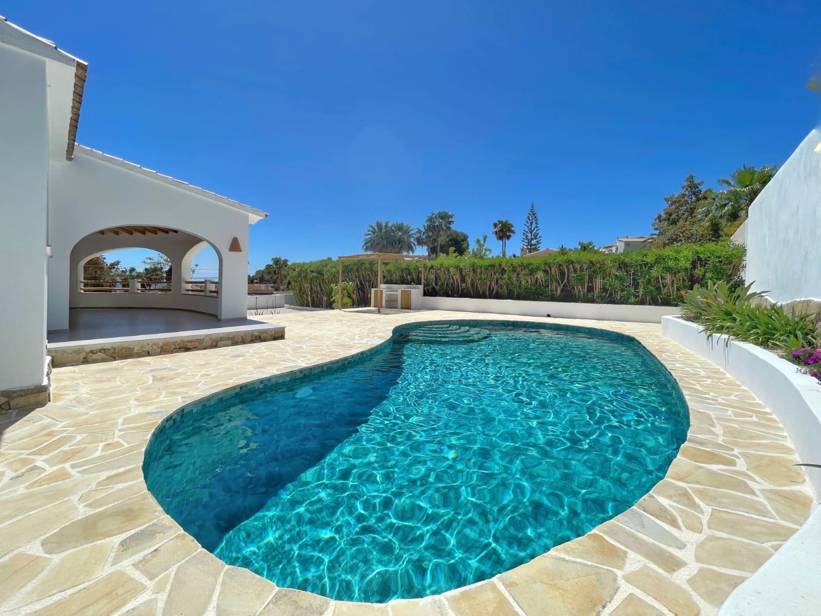 3 bedroom Villa for sale in Moraira - € 1,250,000 (Ref: 9873909)