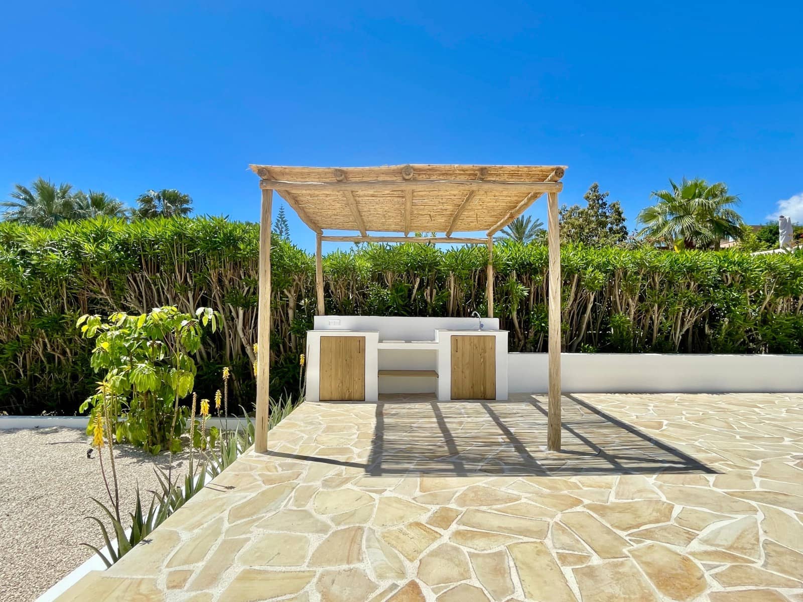 3 bedroom Villa for sale in Moraira - € 1,250,000 (Ref: 9873909)