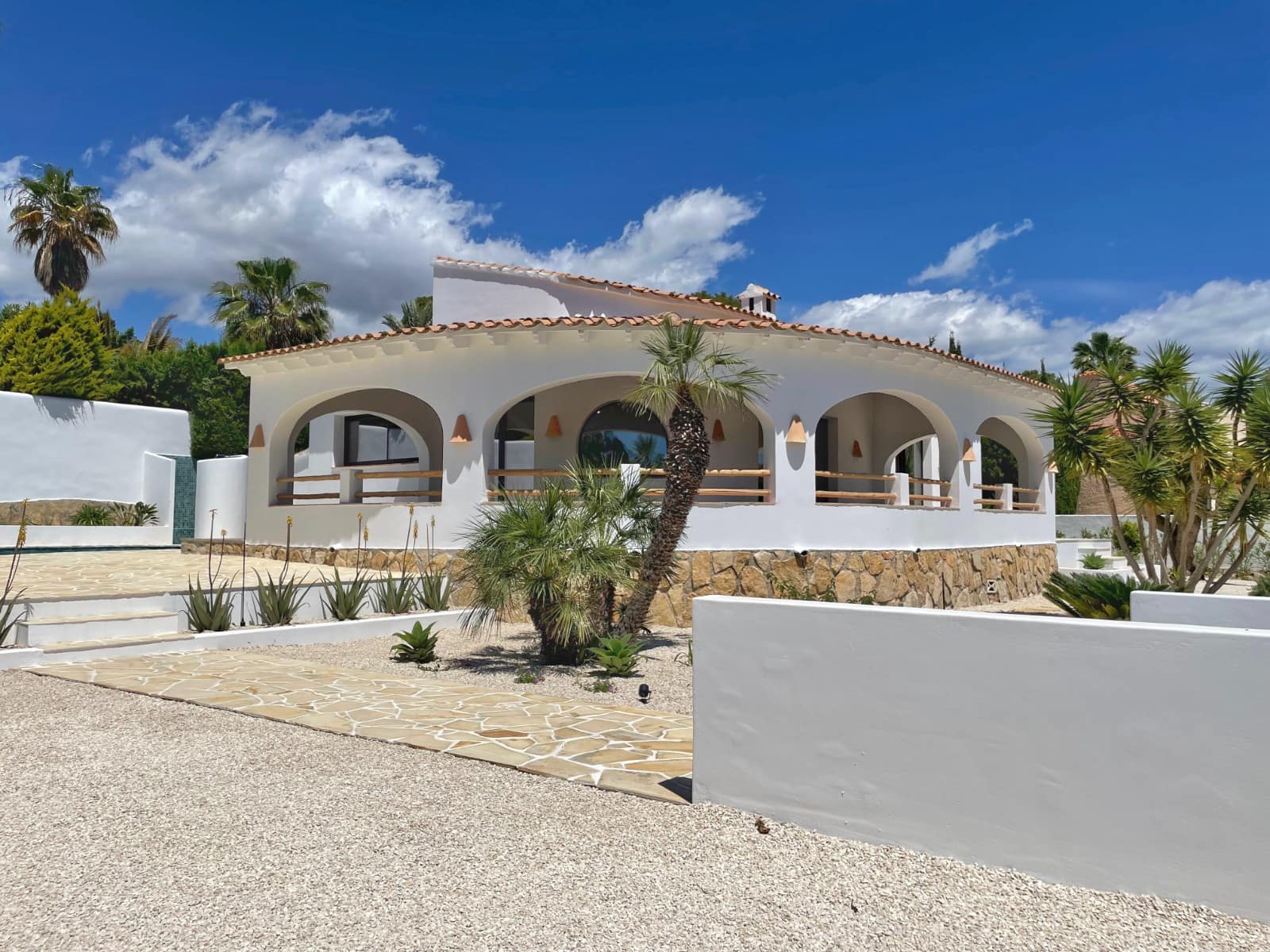 3 bedroom Villa for sale in Moraira - € 1,250,000 (Ref: 9873909)