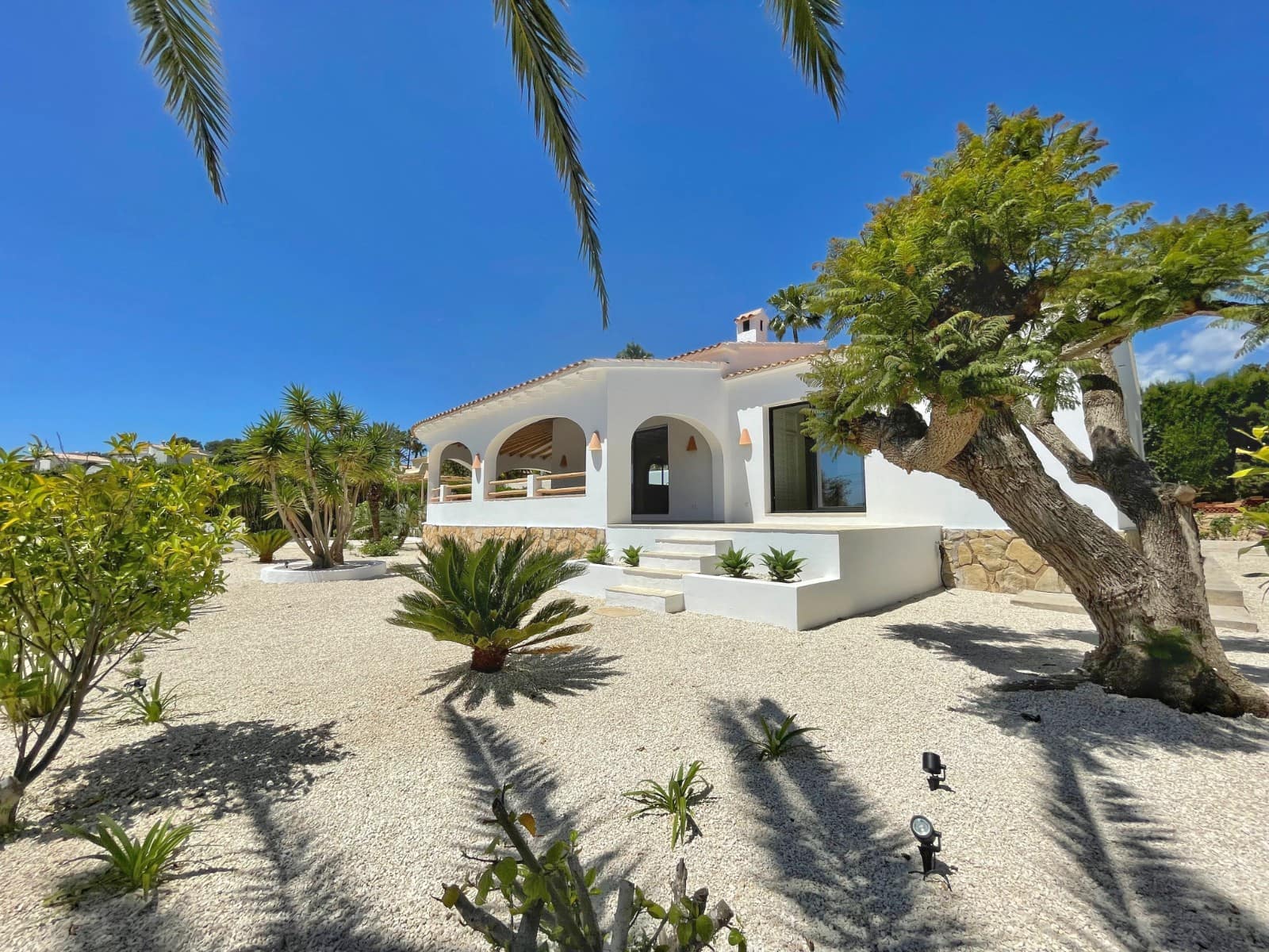 3 bedroom Villa for sale in Moraira - € 1,250,000 (Ref: 9873909)