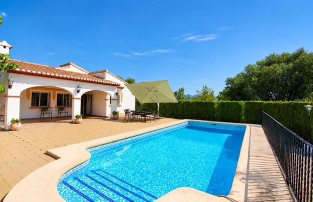 4 bedroom Villa for sale in Orba with pool garage - € 525,000 (Ref: 9944877)
