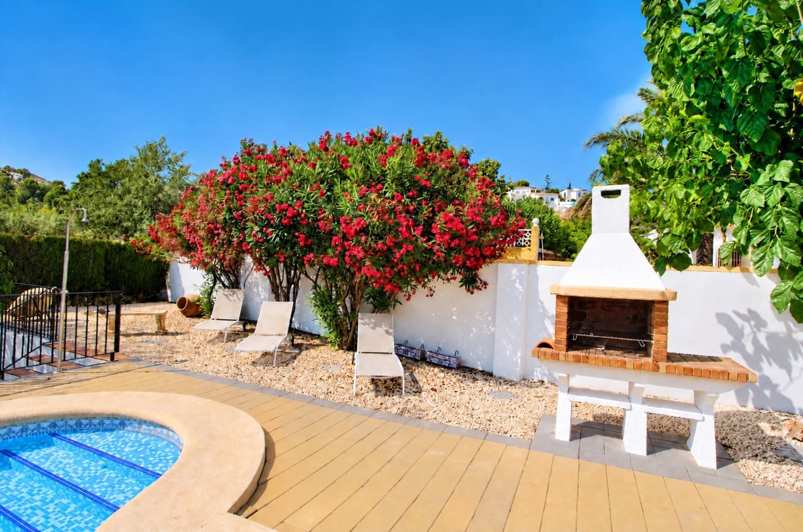4 bedroom Villa for sale in Orba with pool garage - € 525,000 (Ref: 9944877)