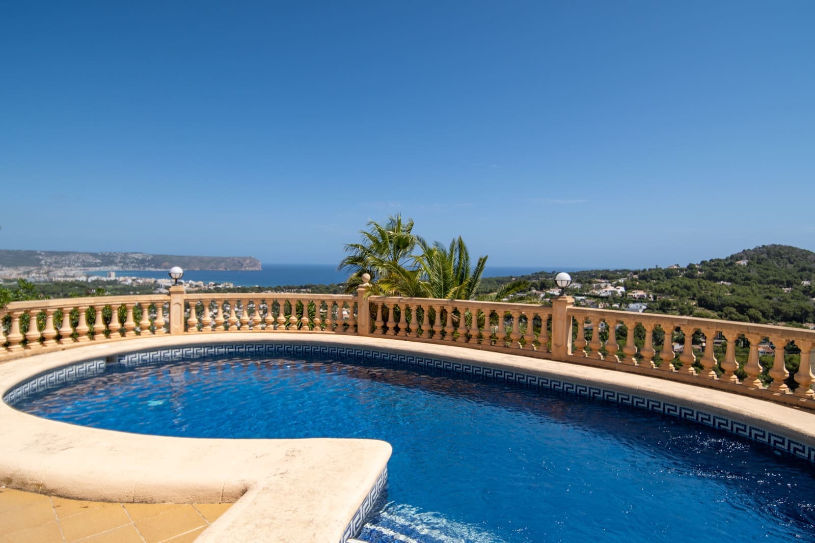 Chalet de 5 habitaciones en Javea / Xàbia en venta con garaje - 970.000 € (Ref: 9944885)