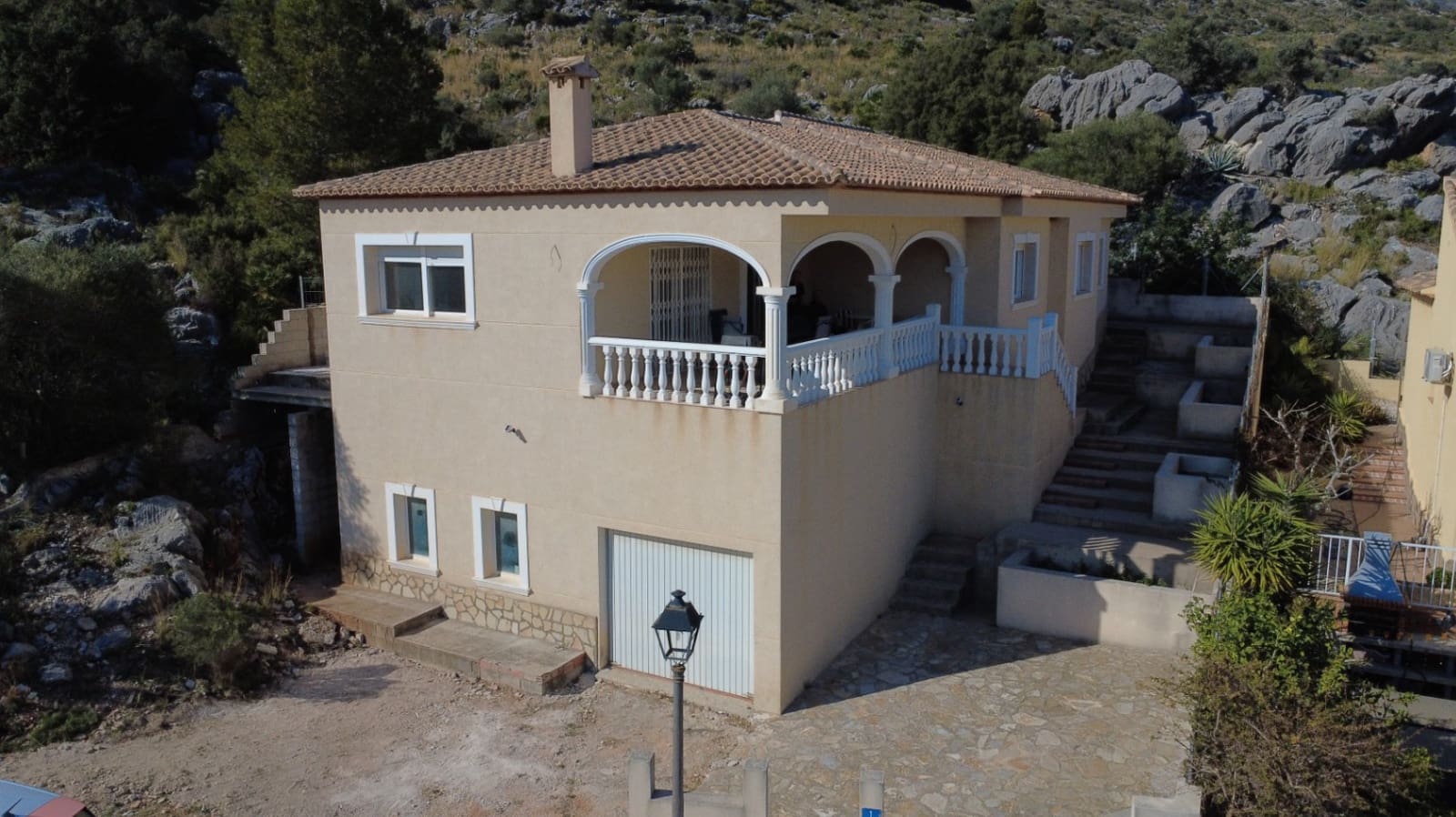 4 quarto Moradia para venda em Tormos com garagem - 410 000 € (Ref: 9944887)