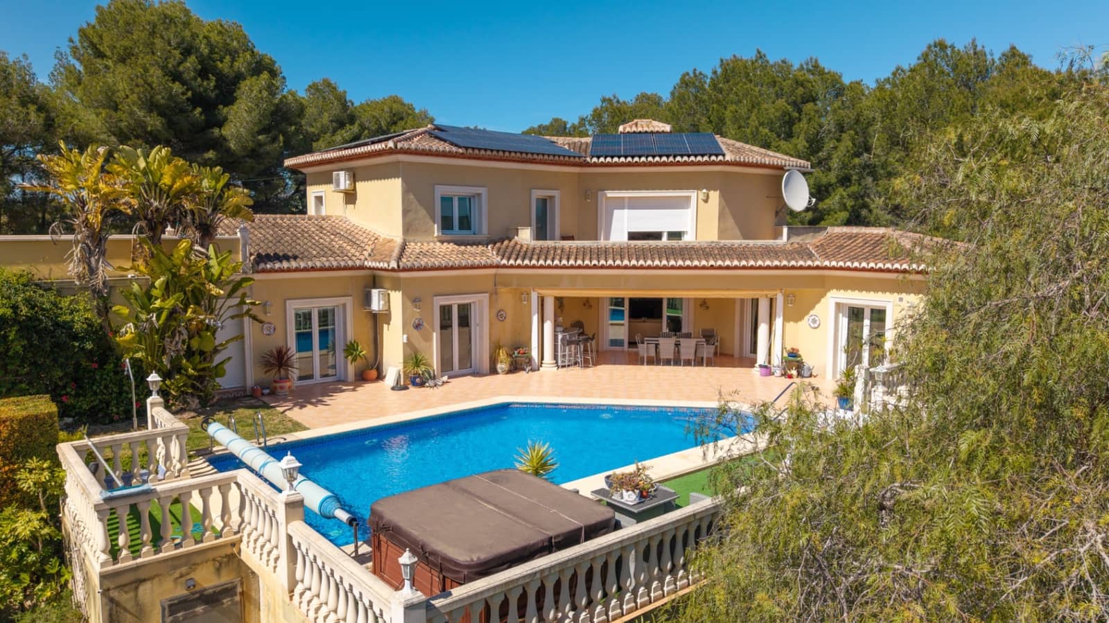 6 soverom Villa til salgs i Javea / Xabia med garasje - € 1 150 000 (Ref: 9944889)