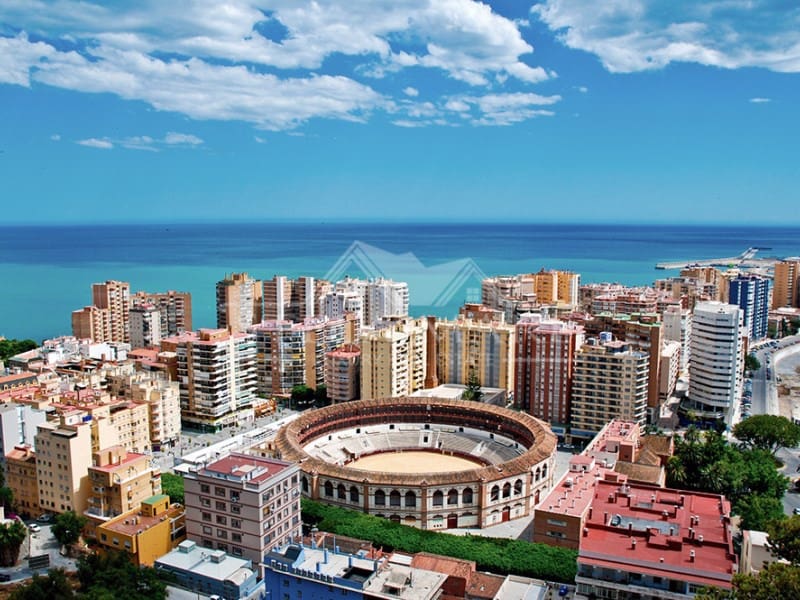 2 bedroom Apartment for sale in Torre de Benagalbon with pool garage - € 440,000 (Ref: 7692936)