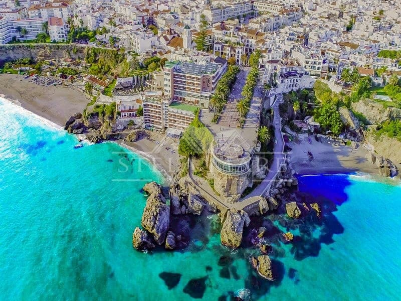 3 soveværelse Penthouse til salg i Nerja med swimmingpool garage - € 1.480.000 (Ref: 9003691)