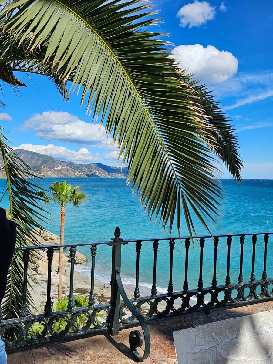 3 bedroom Apartment for sale in Nerja with pool garage - € 875,000 (Ref: 9003695)