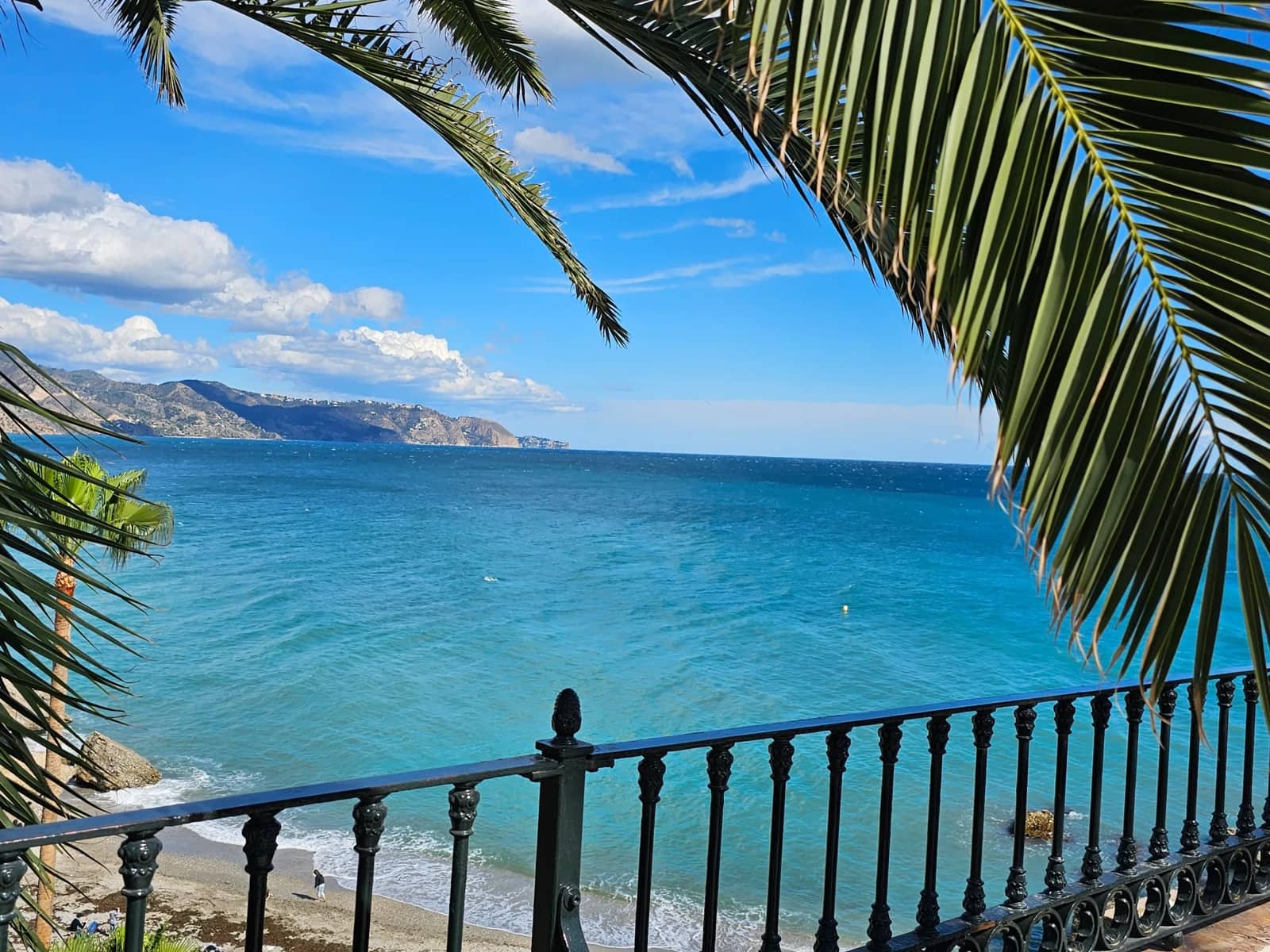 3 bedroom Apartment for sale in Nerja with pool garage - € 875,000 (Ref: 9003695)