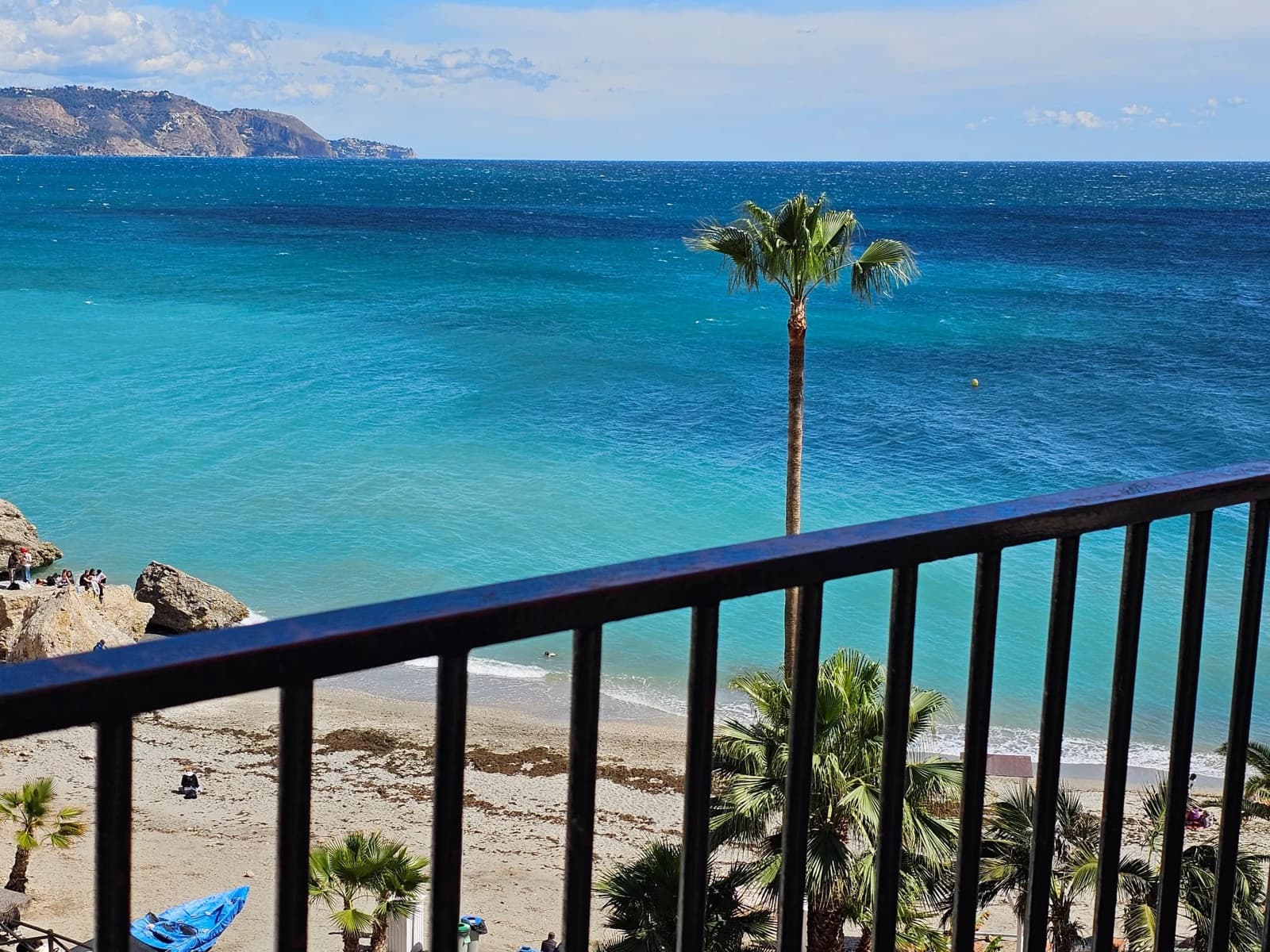2 bedroom Apartment for sale in Nerja with pool garage - € 830,000 (Ref: 9003709)