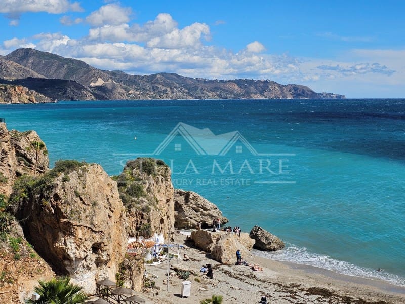 2 soveværelse Lejlighed til salg i Nerja - € 450.000 (Ref: 9777921)