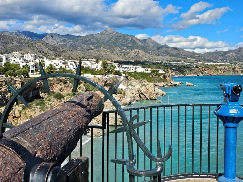 2 soveværelse Lejlighed til salg i Nerja - € 450.000 (Ref: 9777921)