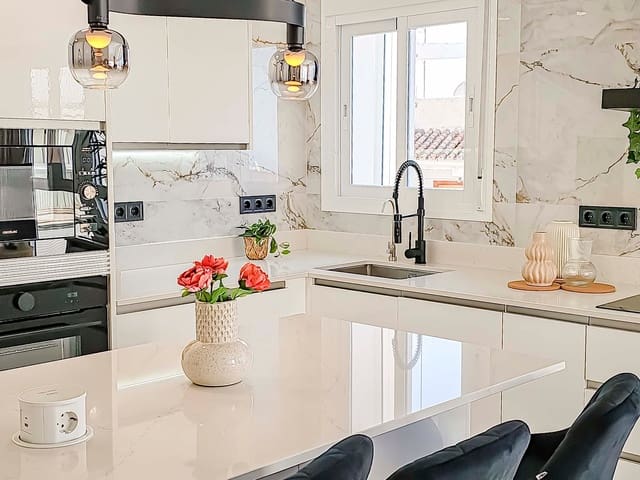 2 slaapkamer Appartement te koop in Centro, Nerja - € 450.000 (Ref: 9777921)