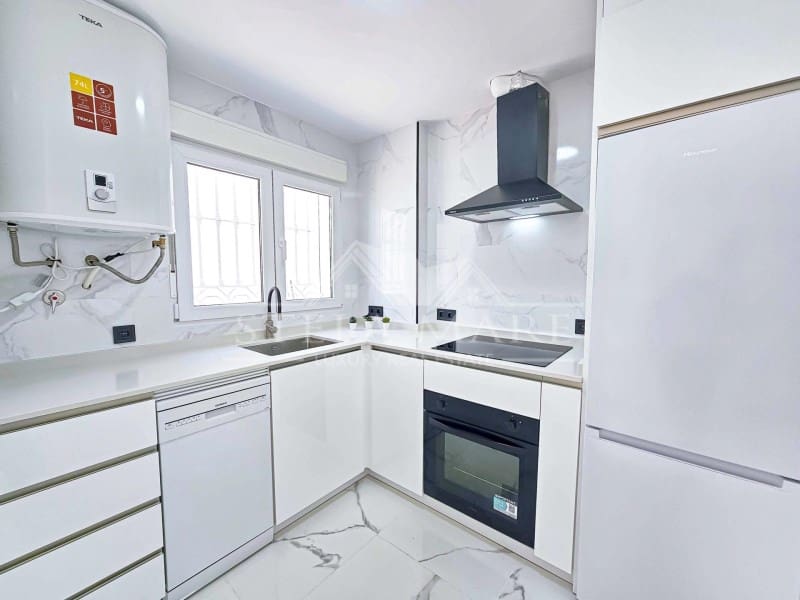 2 soverom Hus til salgs i Nerja med garasje - € 315 000 (Ref: 9820280)
