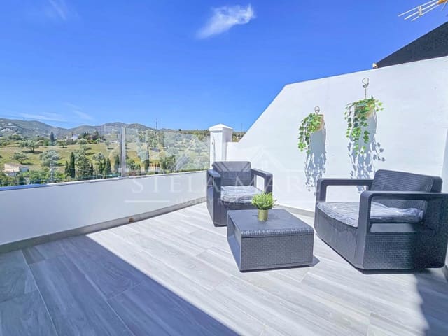 2 soverom Hus til salgs i Avda Pescia - Ctra de Frigiliana, Nerja med garasje - € 315 000 (Ref: 9820280)