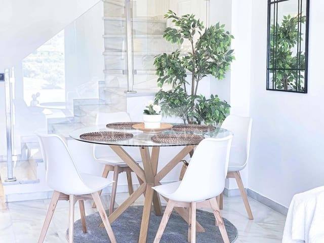 2 soverom Hus til salgs i Avda Pescia - Ctra de Frigiliana, Nerja med garasje - € 315 000 (Ref: 9820280)