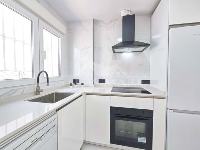 2 makuuhuone Omakotitalo myytävänä paikassa Avda Pescia - Ctra de Frigiliana, Nerja mukana 
autotalli - 315 000 € (Ref: 9820280)